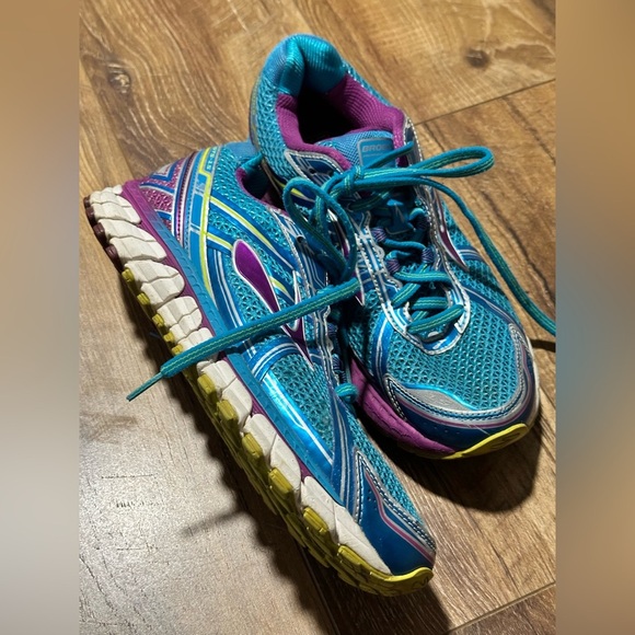 Brooks Shoes - Brooks Women's Blue and Purple Running Shoes size 9